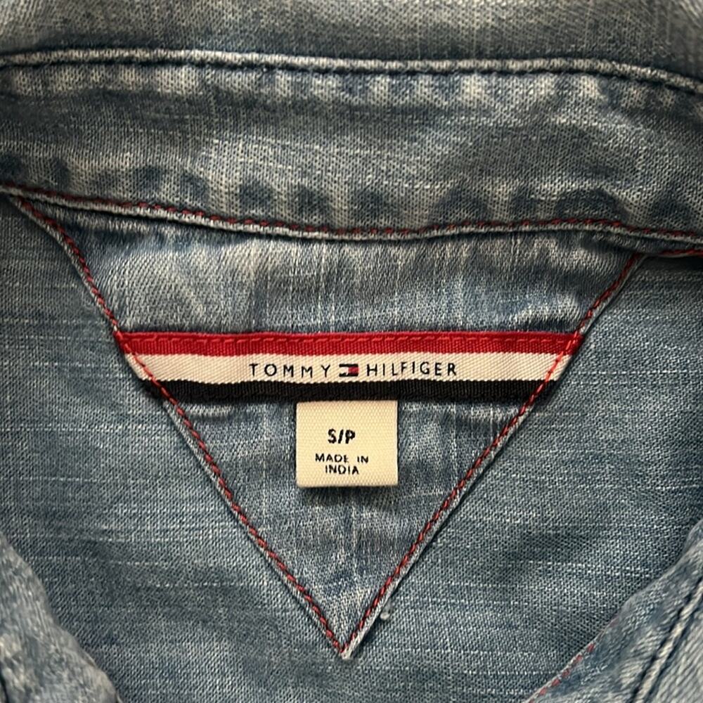 Tommy Hilfiger Women's Long Sleeve Blue Denim Casual Button Down Shirt Size SP - Picture 2 of 10